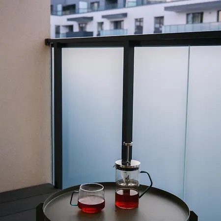 Modern 2-room Apartment, Free Underground Parking Apartman *