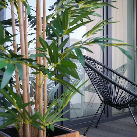Apartment Modern 2-room Apartment, Free Underground Parking *