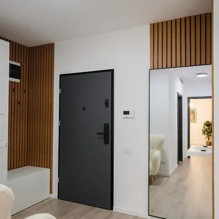 Modern 2-room Apartment, Free Underground Parking Apartman