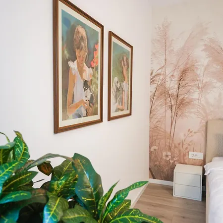 Modern 2-room Apartment, Free Underground Parking *