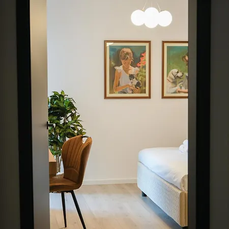 Modern 2-room Apartment, Free Underground Parking