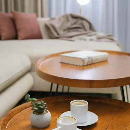 Modern 2-room Apartment, Free Underground Parking *