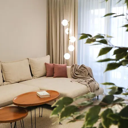 Modern 2-room Apartment, Free Underground Parking Apartman