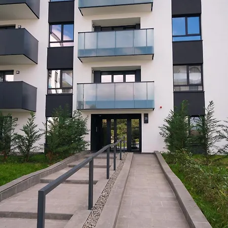 Apartment Modern 2-room Apartment, Free Underground Parking *