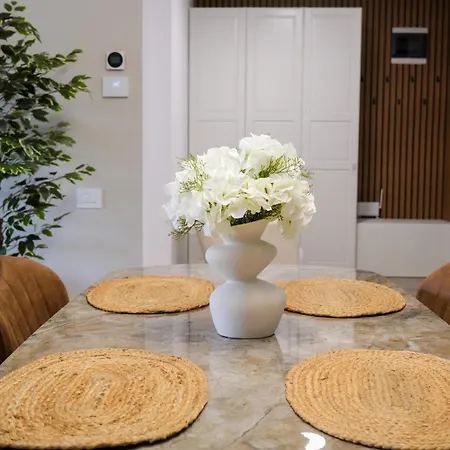 Modern 2-room Apartment, Free Underground Parking Kolozsvár