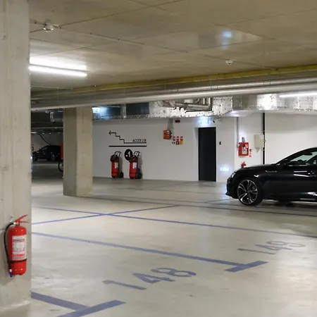 Apartment Modern 2-room Apartment, Free Underground Parking
