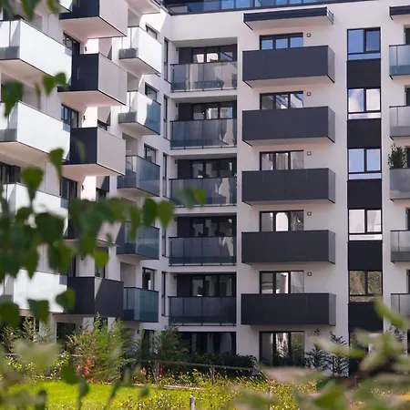 Modern 2-room Apartment, Free Underground Parking