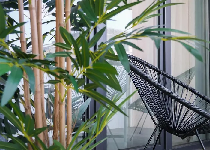 Apartment Modern 2-room Apartment, Free Underground Parking *