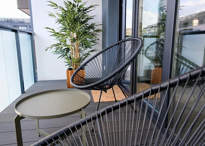 Modern 2-room Apartment, Free Underground Parking 아파트 클루지나포카