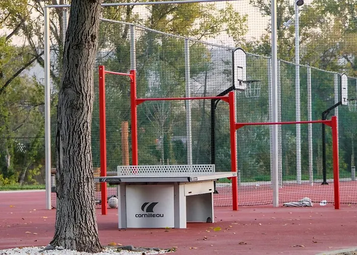 아파트 Modern 2-room Apartment, Free Underground Parking