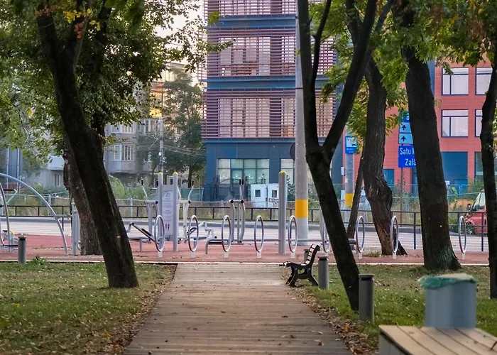 Modern 2-room Apartment, Free Underground Parking *