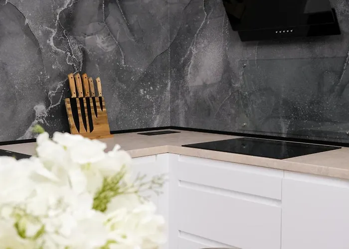 Modern 2-room Apartment, Free Underground Parking Apartment