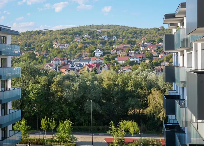 Modern 2-room Apartment, Free Underground Parking 아파트