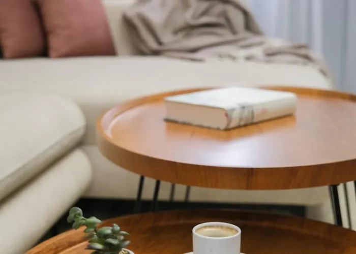 Modern 2-room Apartment, Free Underground Parking *