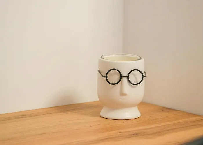 Modern 2-room Apartment, Free Underground Parking