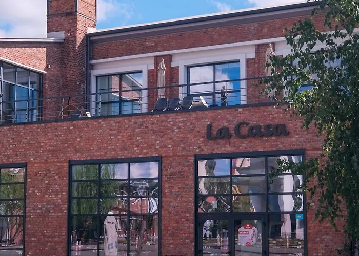 아파트 Modern 2-room Apartment, Free Underground Parking