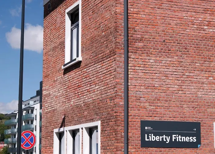 아파트 Modern 2-room Apartment, Free Underground Parking *