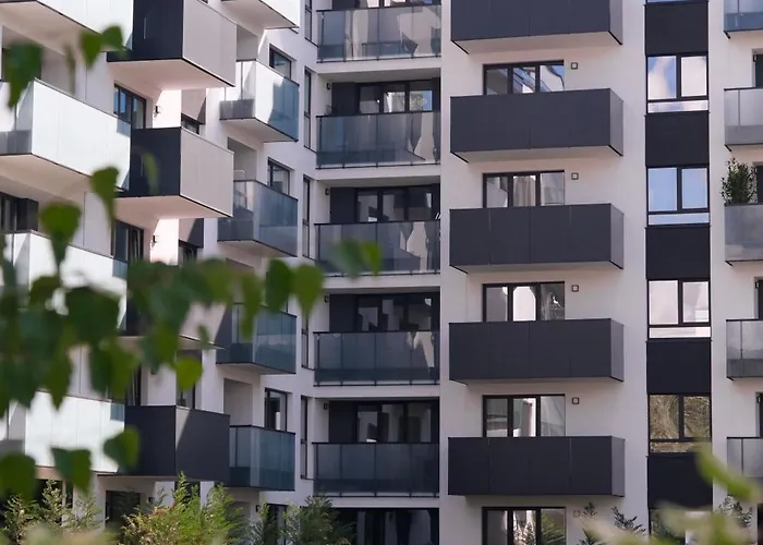 Modern 2-room Apartment, Free Underground Parking