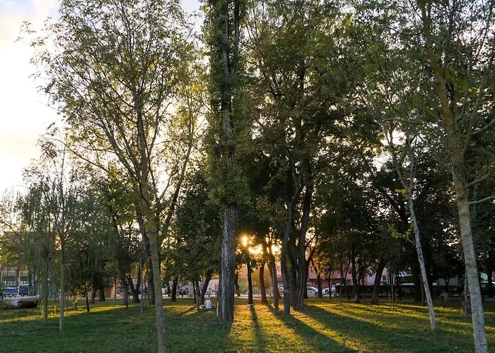 Apartment Modern 2-room Apartment, Free Underground Parking